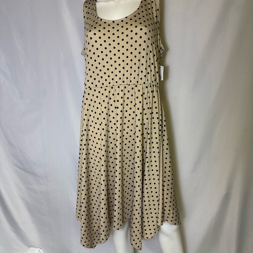 NWT NY COLLECTION SIZE LARGE TAN POLKA DOT SLEEVELESS DRESS